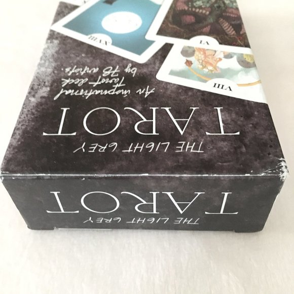 NWOT Illustrated Tarot Deck with Velvet Bag - Picture 15 of 16